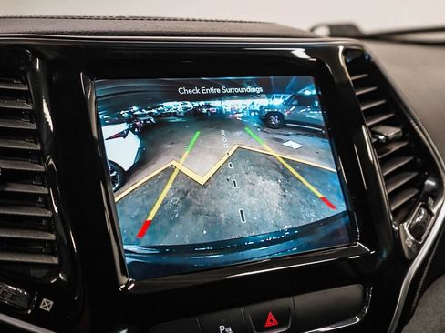 Used 2020 Jeep Cherokee High Altitude image 25