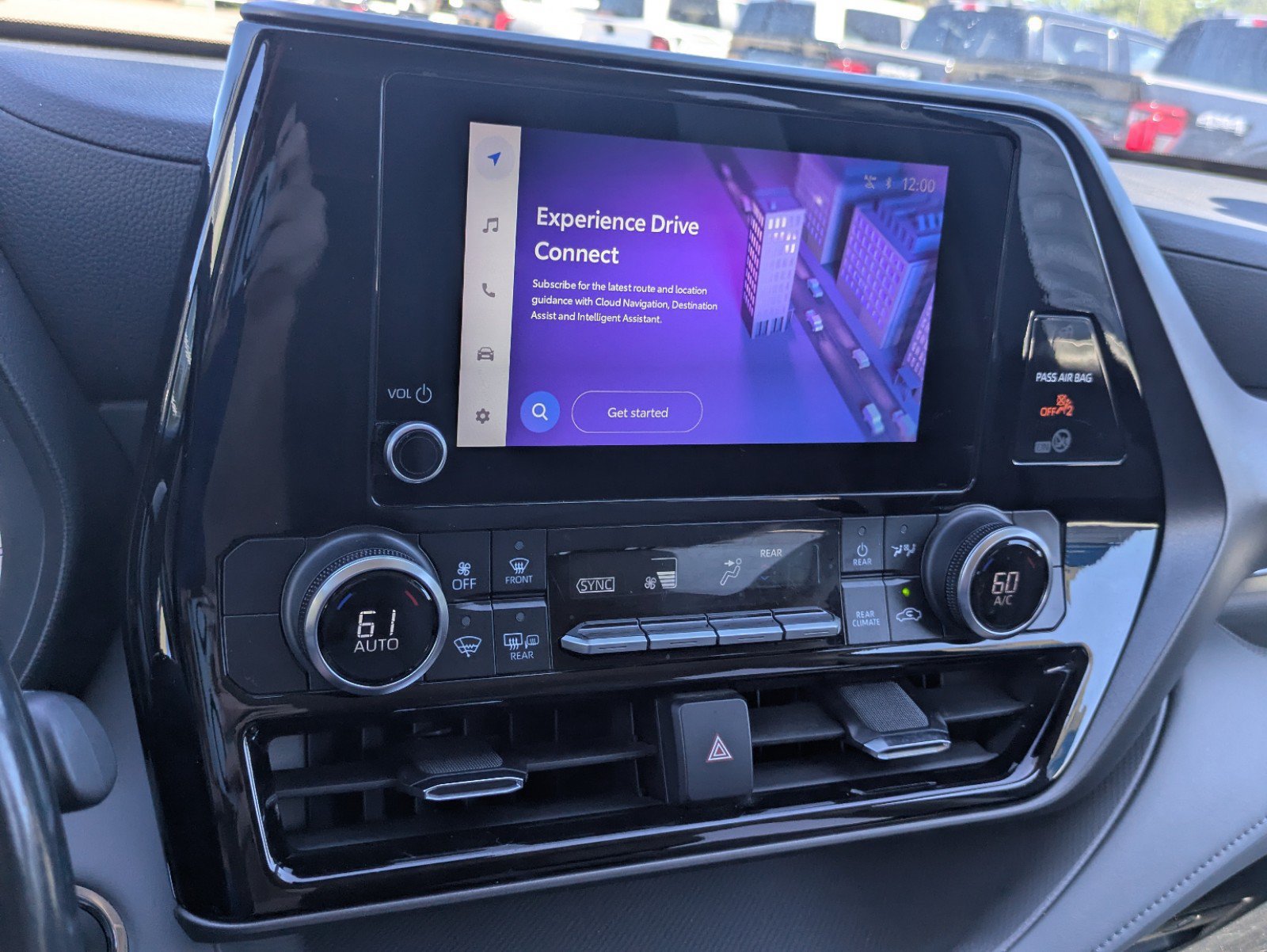 Used 2023 Toyota Highlander L FWD image 17