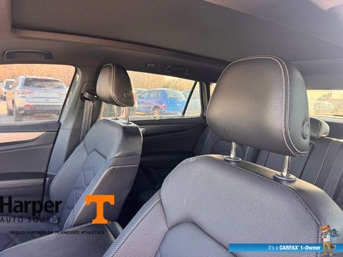 Used 2024 Volkswagen Atlas Cross Sport SE image 12