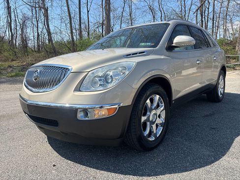 Used 2008 Buick Enclave CXL w/ Entertainment Package #3 image 4