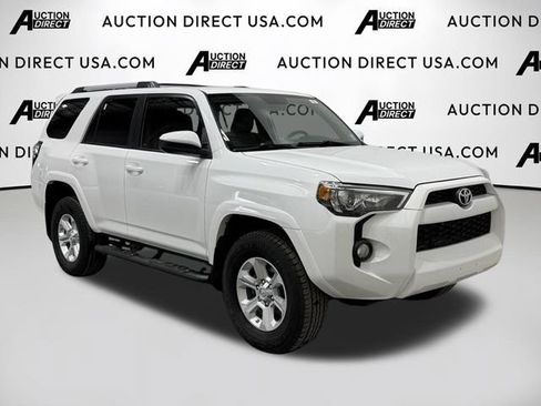 Used 2019 Toyota 4Runner SR5 AWD/4WD image 2