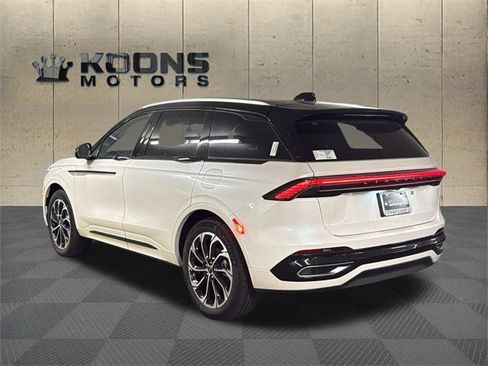 New 2026 Lincoln Nautilus Reserve image 3