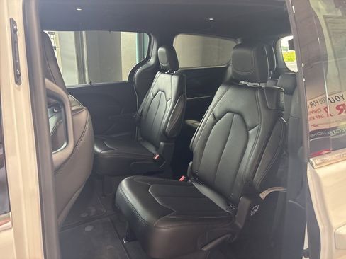 New 2026 Chrysler Pacifica Select image 24