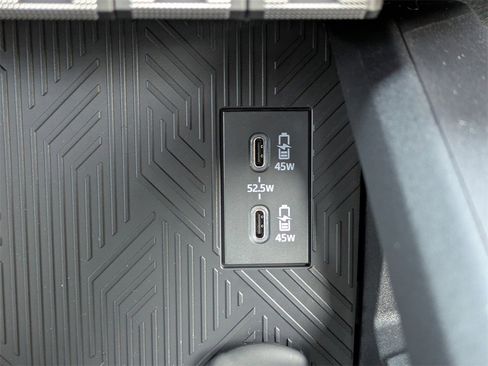 Used 2025 Toyota 4Runner Limited image 24