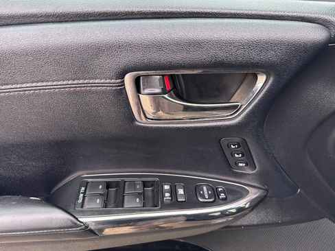 Used 2018 Toyota Avalon Touring image 11