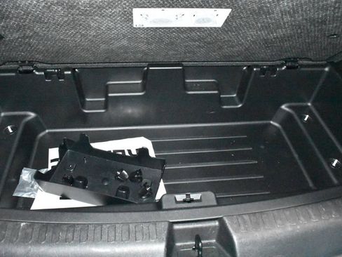 Used 2025 Buick Enclave Preferred image 32