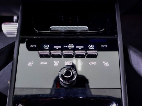 Certified 2024 Porsche Cayenne S image 18