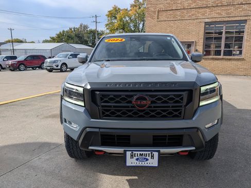 Used 2024 Nissan Frontier PRO-4X w/ Technology Package image 3