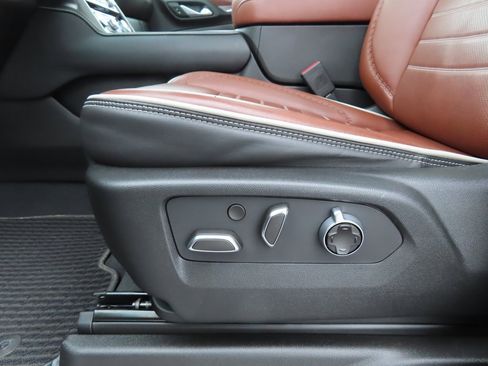 Used 2024 GMC Yukon Denali Ultimate image 7