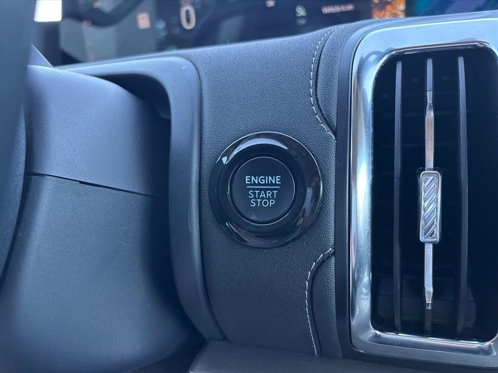 Used 2025 Ford Expedition Max Platinum AWD/4WD image 18