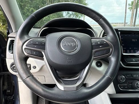 Used 2019 Jeep Cherokee Limited AWD/4WD image 24