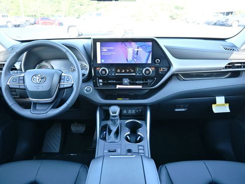 New 2026 Toyota Highlander XLE AWD/4WD image 22