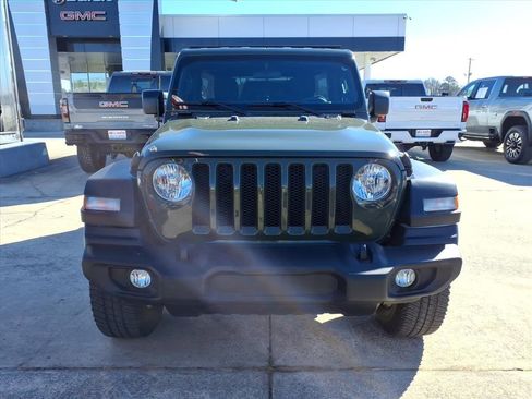 Used 2022 Jeep Wrangler Unlimited Sport image 2