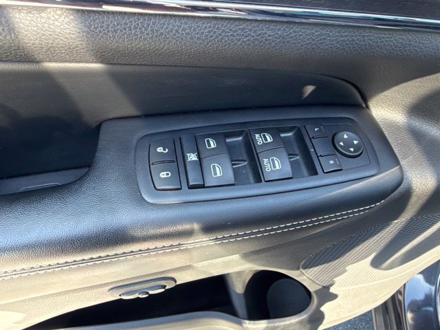 Used 2016 Jeep Grand Cherokee Limited w/ Luxury Group II AWD/4WD image 17