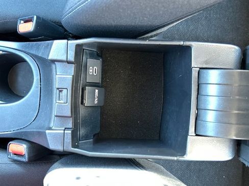 Used 2025 Toyota Corolla LE image 27