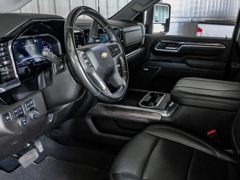 Used 2025 Chevrolet Silverado 3500 LTZ w/ LTZ Convenience Package AWD/4WD image 15
