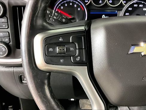 Used 2021 Chevrolet Silverado 1500 LT w/ Z71 Off-Road Package AWD/4WD image 10