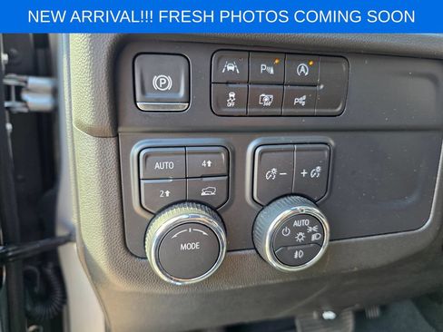 Used 2025 Chevrolet Tahoe Premier AWD/4WD image 10