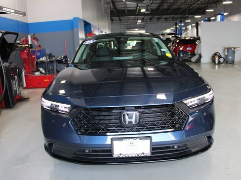 Certified 2025 Honda Accord EX-L image 2