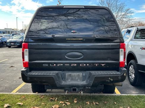 Used 2019 Ford F250 Lariat w/ Lariat Ultimate Package image 3