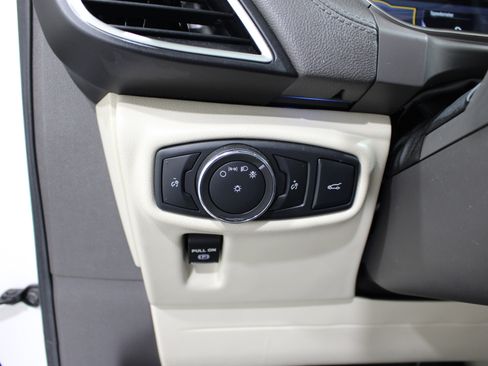 Used 2017 Lincoln MKX Select w/ Select Plus Package image 9