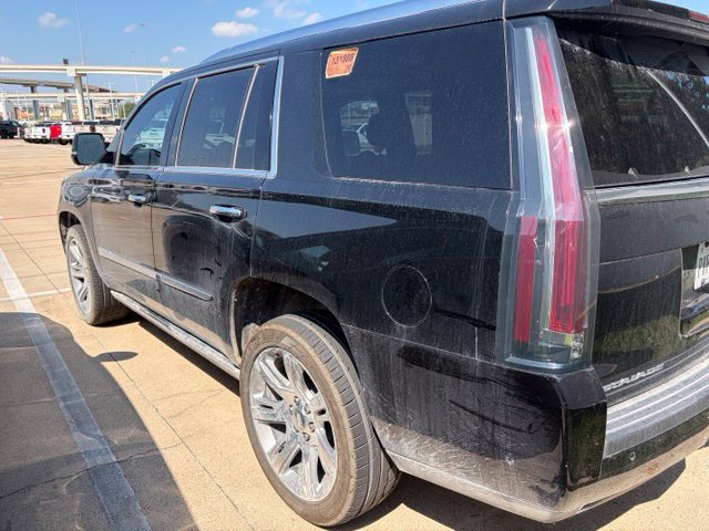 Used 2019 Cadillac Escalade Premium Luxury RWD image 3