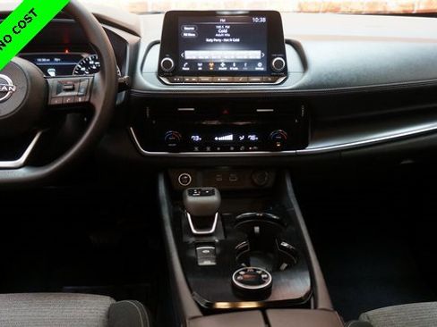 Used 2022 Nissan Rogue SV image 34