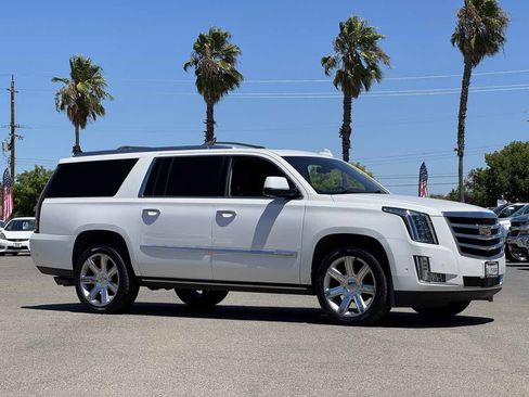 Used 2018 Cadillac Escalade ESV Premium Luxury AWD/4WD image 13
