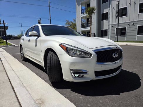 Used 2015 INFINITI Q70 3.7 RWD image 3