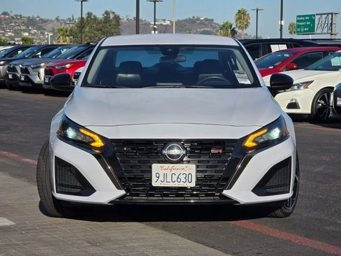 Used 2024 Nissan Altima 2.5 SR image 3