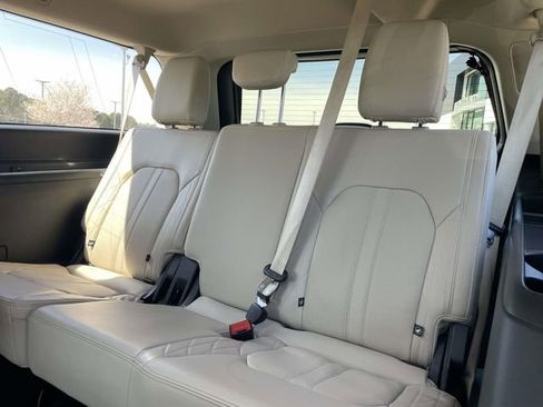 Used 2024 Ford Expedition Max Platinum image 22