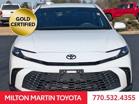 Used 2025 Toyota Camry SE image 9