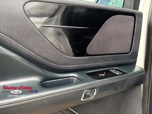Used 2025 Lincoln Aviator 2WD image 17
