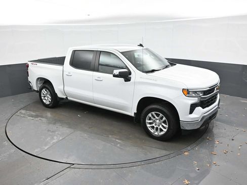 Used 2022 Chevrolet Silverado 1500 LT AWD/4WD image 34