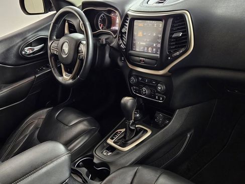 Used 2016 Jeep Cherokee Limited image 33
