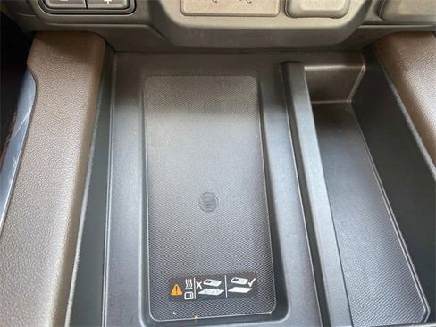 Used 2022 GMC Sierra 3500 Denali w/ Denali Ultimate Package image 28