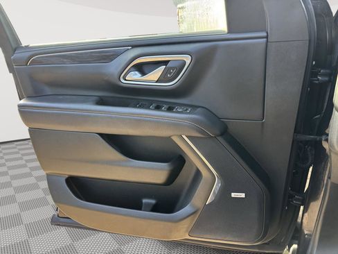 Used 2022 GMC Yukon XL SLT w/ SLT Premium Package RWD image 22