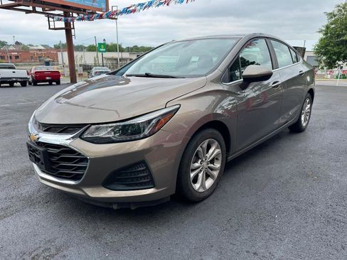 Used 2019 Chevrolet Cruze LT FWD image 4