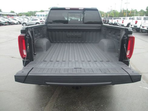 Used 2025 GMC Sierra 1500 SLT w/ SLT Premium Plus Package AWD/4WD image 8