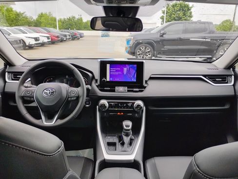 Used 2025 Toyota RAV4 XLE Premium FWD image 24