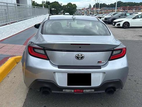 Used 2023 Toyota GR86 RWD image 5