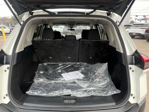Certified 2023 Nissan Rogue SV image 27
