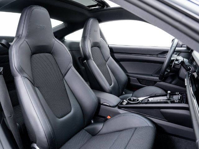 Certified 2024 Porsche 911 Carrera T RWD image 28