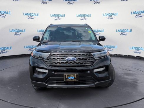 Used 2022 Ford Explorer XLT w/ Equipment Group 202A AWD/4WD image 12