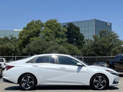 Used 2021 Hyundai Elantra Limited FWD image 3