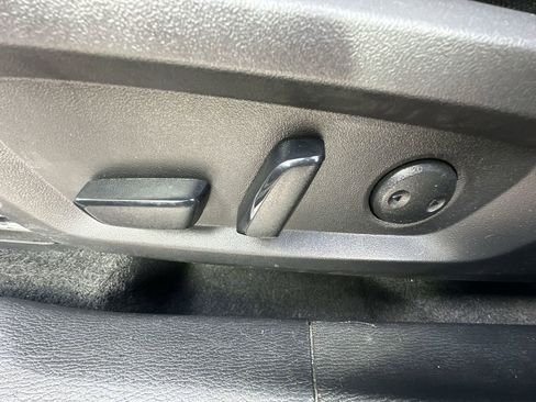 Used 2024 Mitsubishi Outlander SE image 14