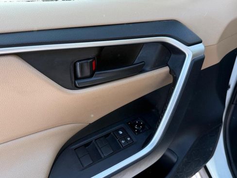 Used 2019 Toyota RAV4 LE w/ All Weather Liner Package image 18