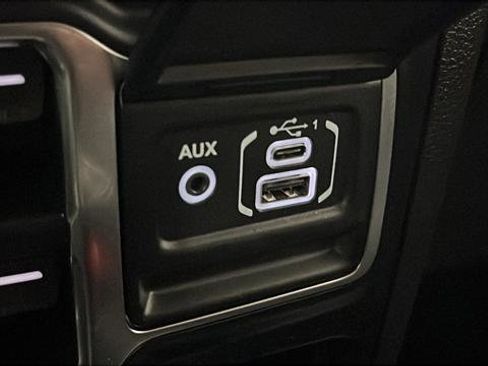 Used 2022 Jeep Wrangler Unlimited Sahara w/ Cold Weather Group AWD/4WD image 31