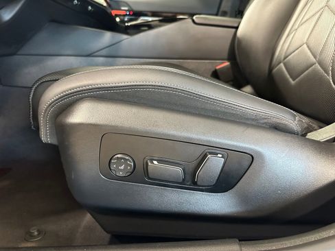 Used 2024 BMW 530i w/ Convenience Package RWD image 14