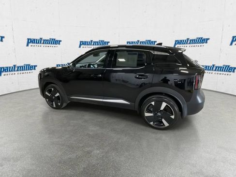 Used 2025 Nissan Kicks SR AWD/4WD image 7